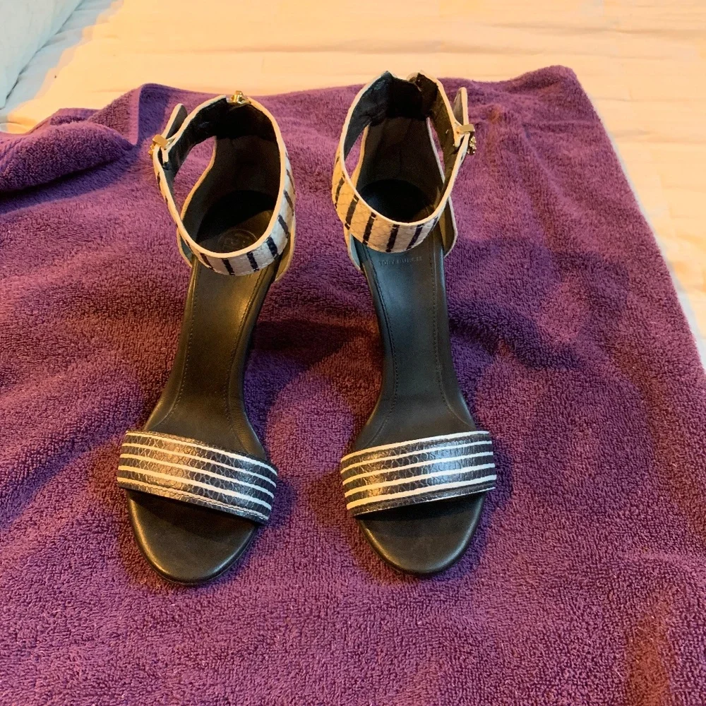 Tory Burch Navy Blue/Ivory Ankle Wedge Sandals sz 9 M